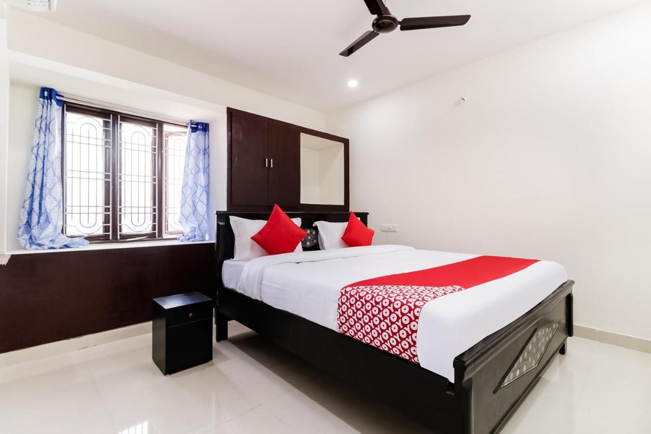 Hotel Oyo Victory Grand Tadepalle Esterno foto